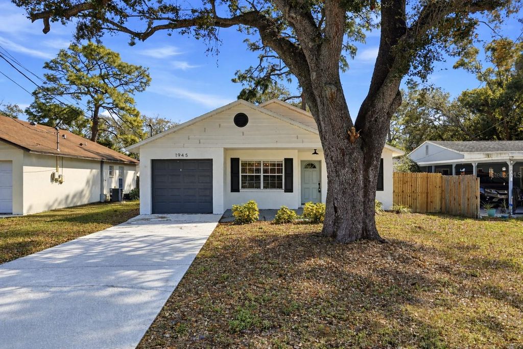 Photo of 1945 Oak Street, Clearwater, FL 33760 (MLS # TB8478699)