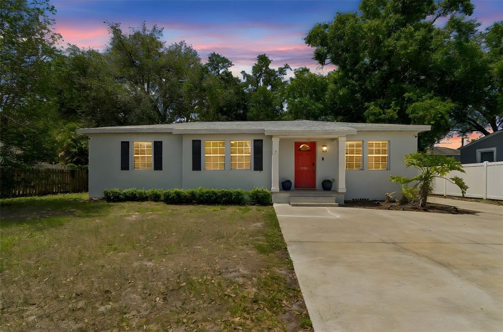 Photo of 2801 S Manhattan Avenue, Tampa, FL 33629 (MLS # TB8498103)