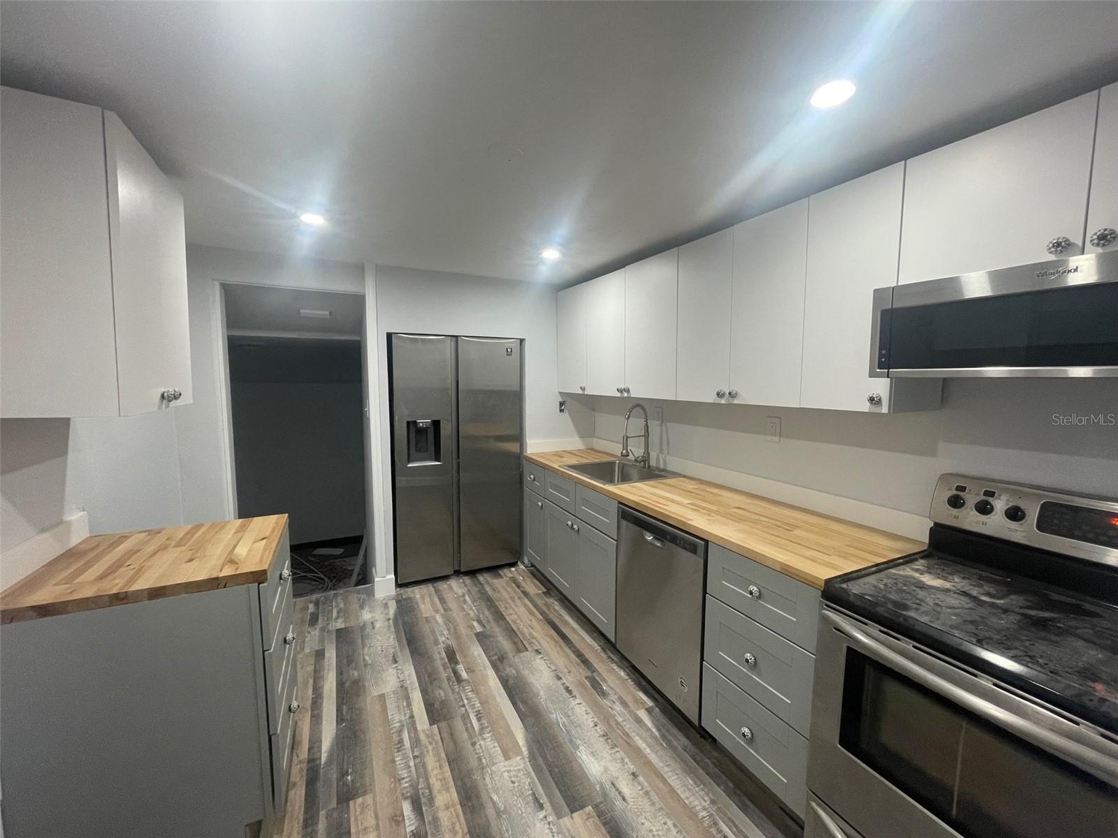 CALEDONIA SUB - Residential Lease