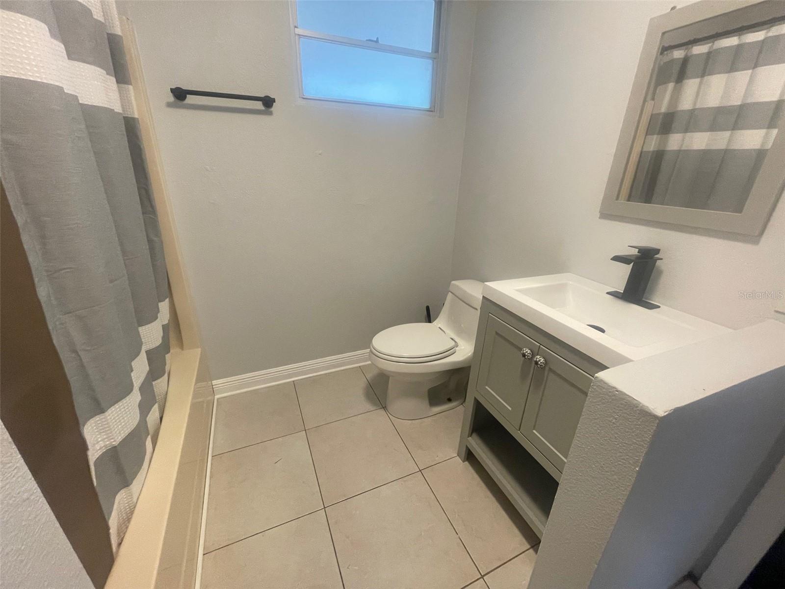 CALEDONIA SUB - Residential Lease