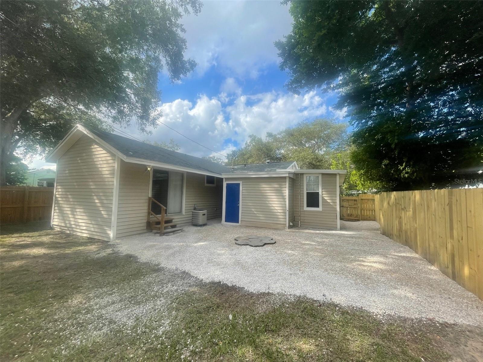 CALEDONIA SUB - Residential Lease