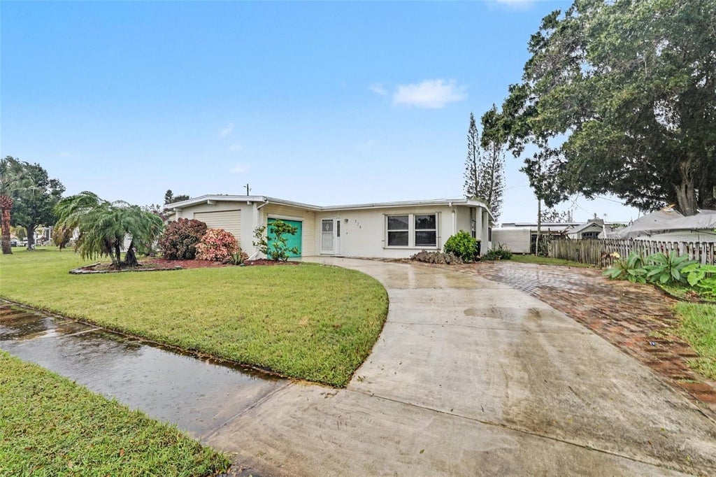 Photo of 728 Bianca Drive NE, Palm Bay, FL 32905 (MLS # O6454015)