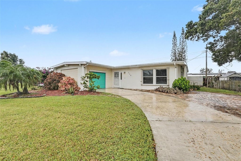 Photo of 728 Bianca Drive NE, Palm Bay, FL 32905 (MLS # O6454015)