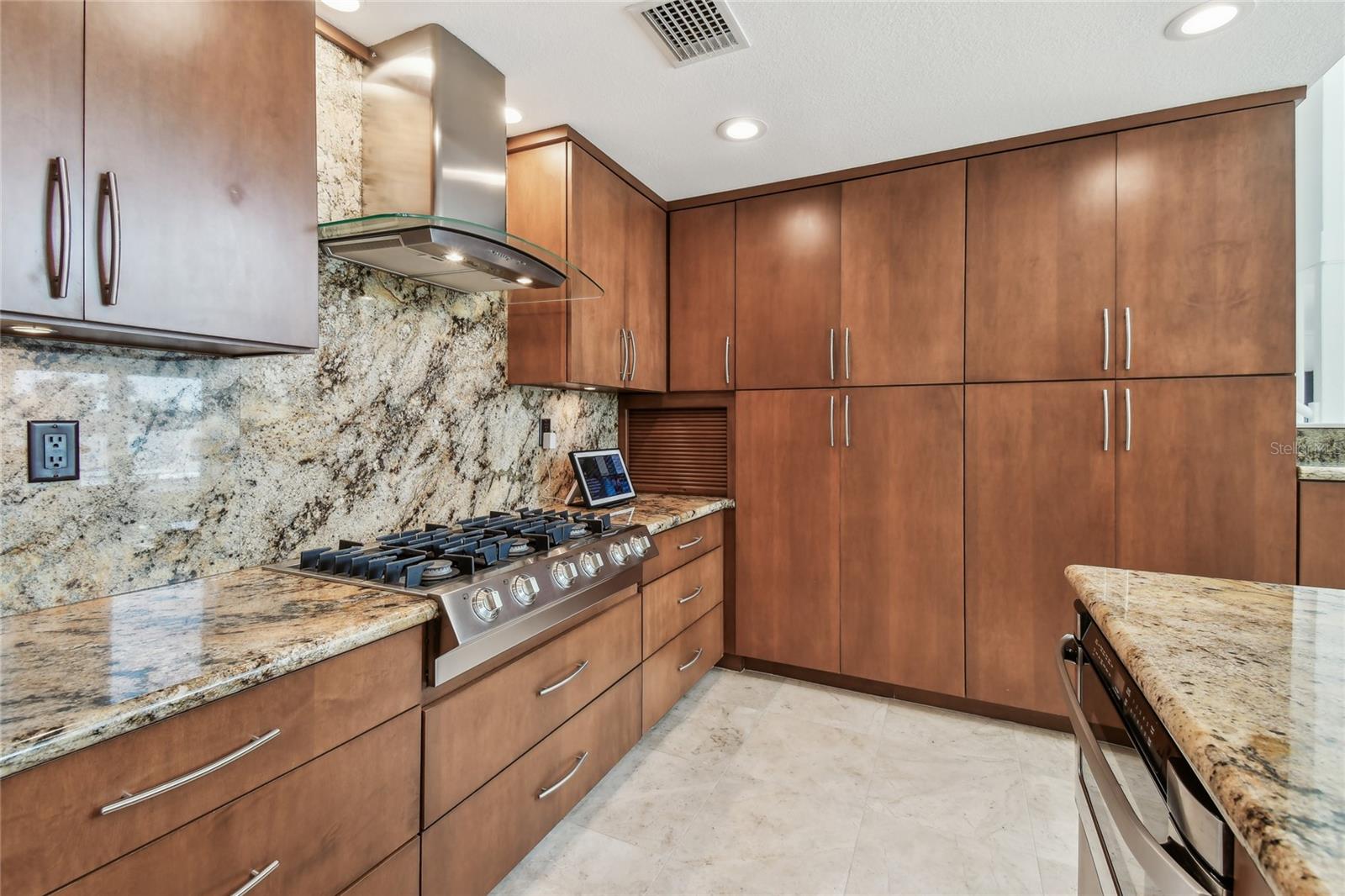 BELLEVUE ESTATES ISLAND 3RD ADD - Residential