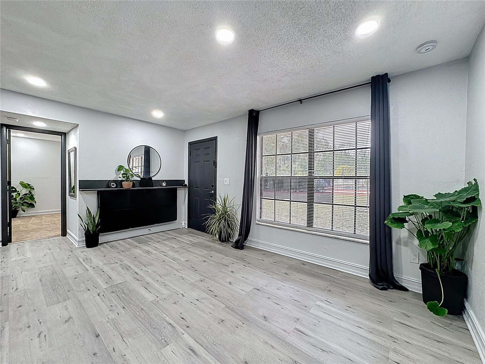 GLENDALE VILLAS A CONDO - Residential Lease