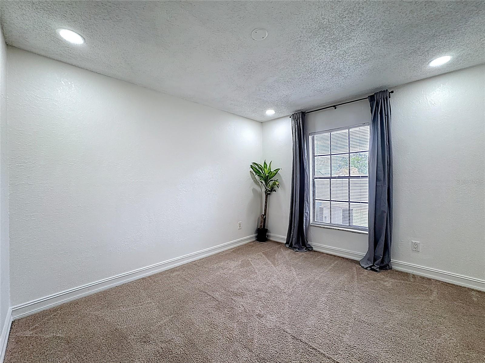 GLENDALE VILLAS A CONDO - Residential Lease