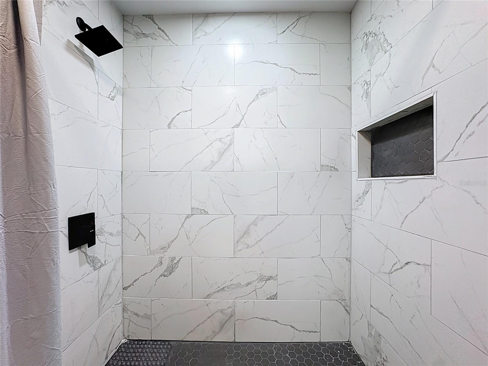 GLENDALE VILLAS A CONDO - Residential Lease