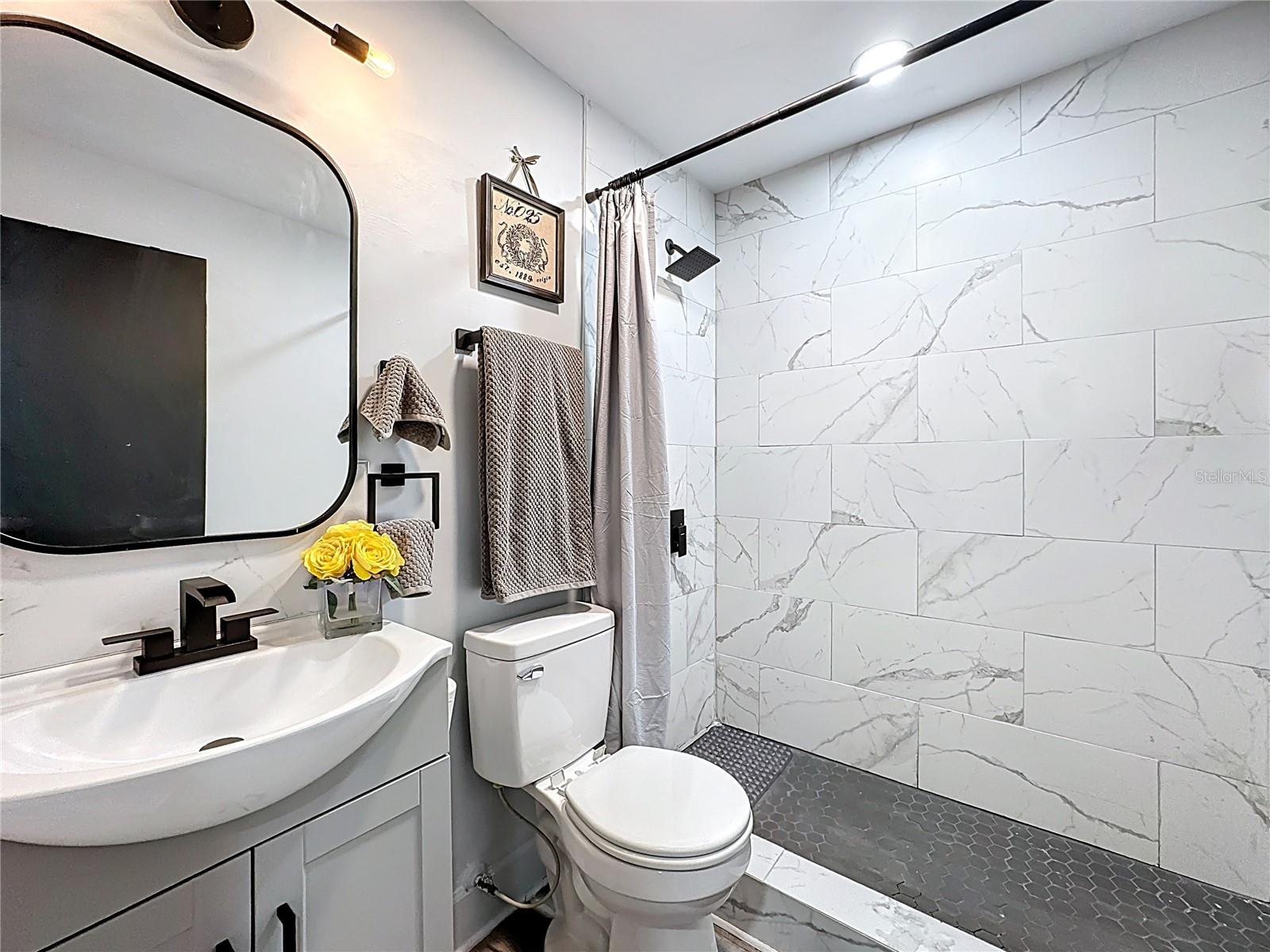 GLENDALE VILLAS A CONDO - Residential Lease