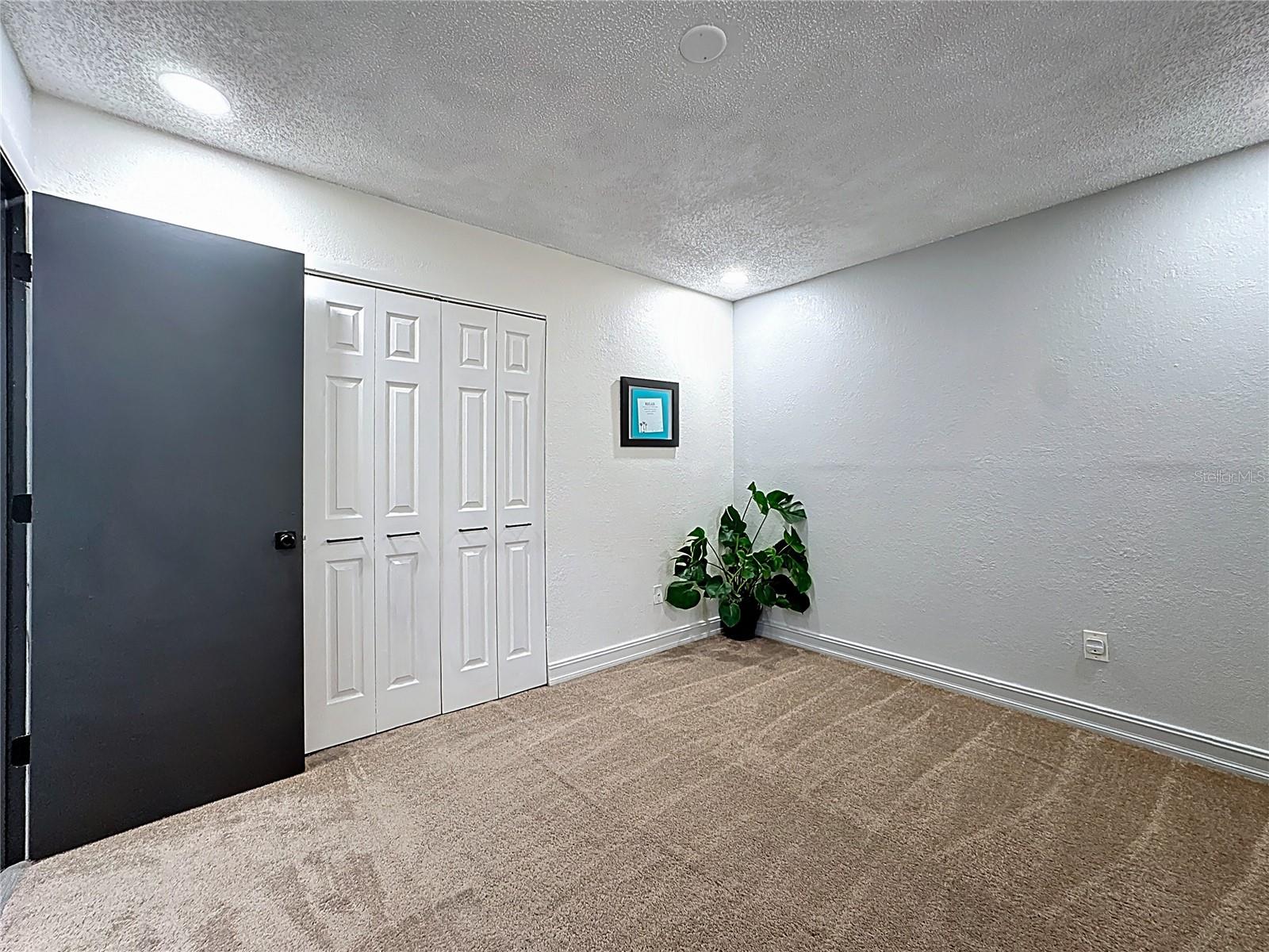 GLENDALE VILLAS A CONDO - Residential Lease