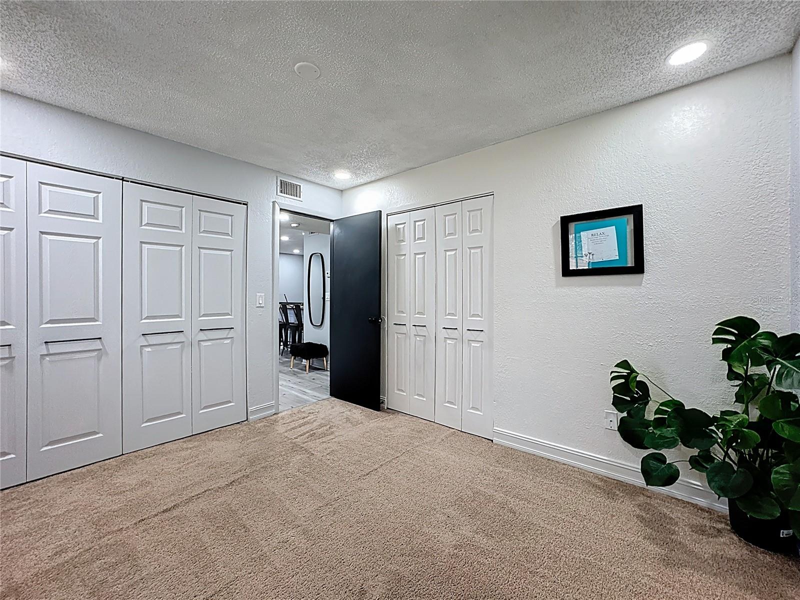 GLENDALE VILLAS A CONDO - Residential Lease