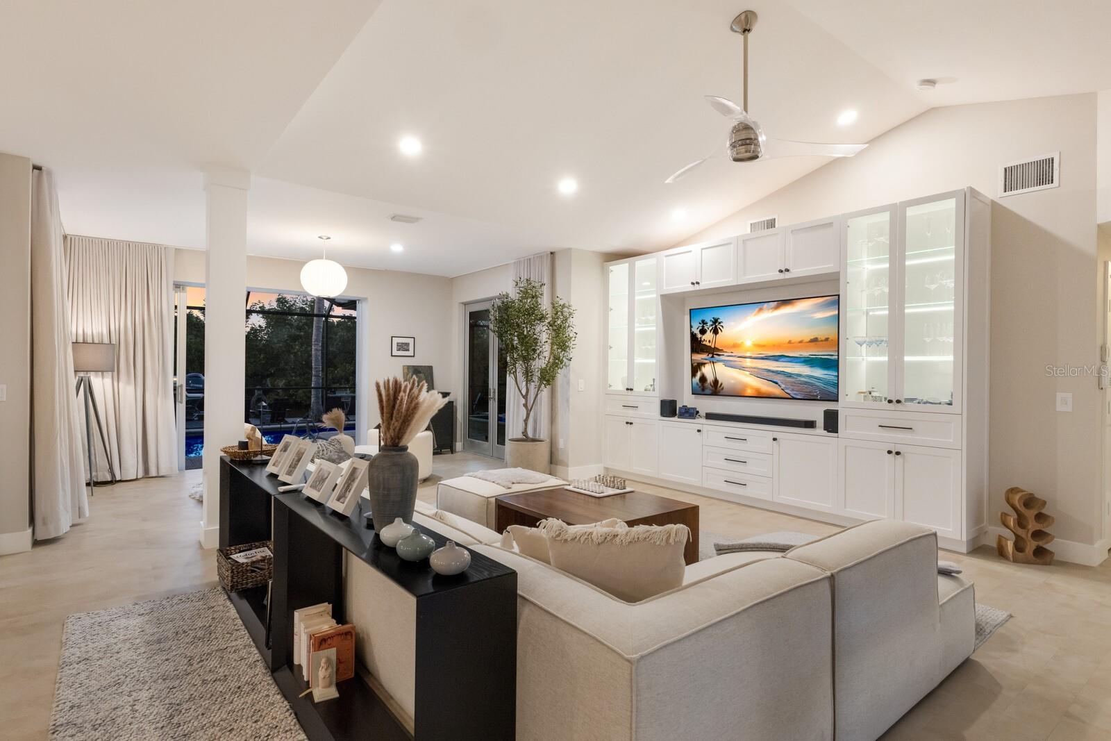 SARASOTA BEACH - Residential