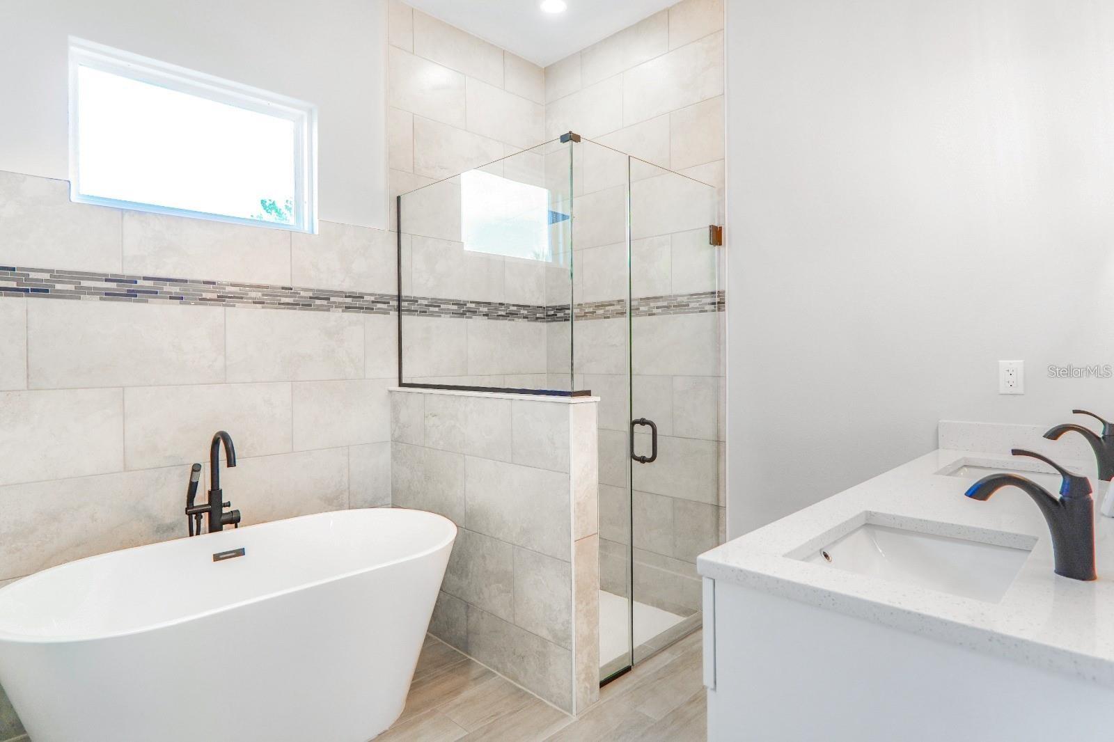 MARION OAKS UN 04 - Residential Lease