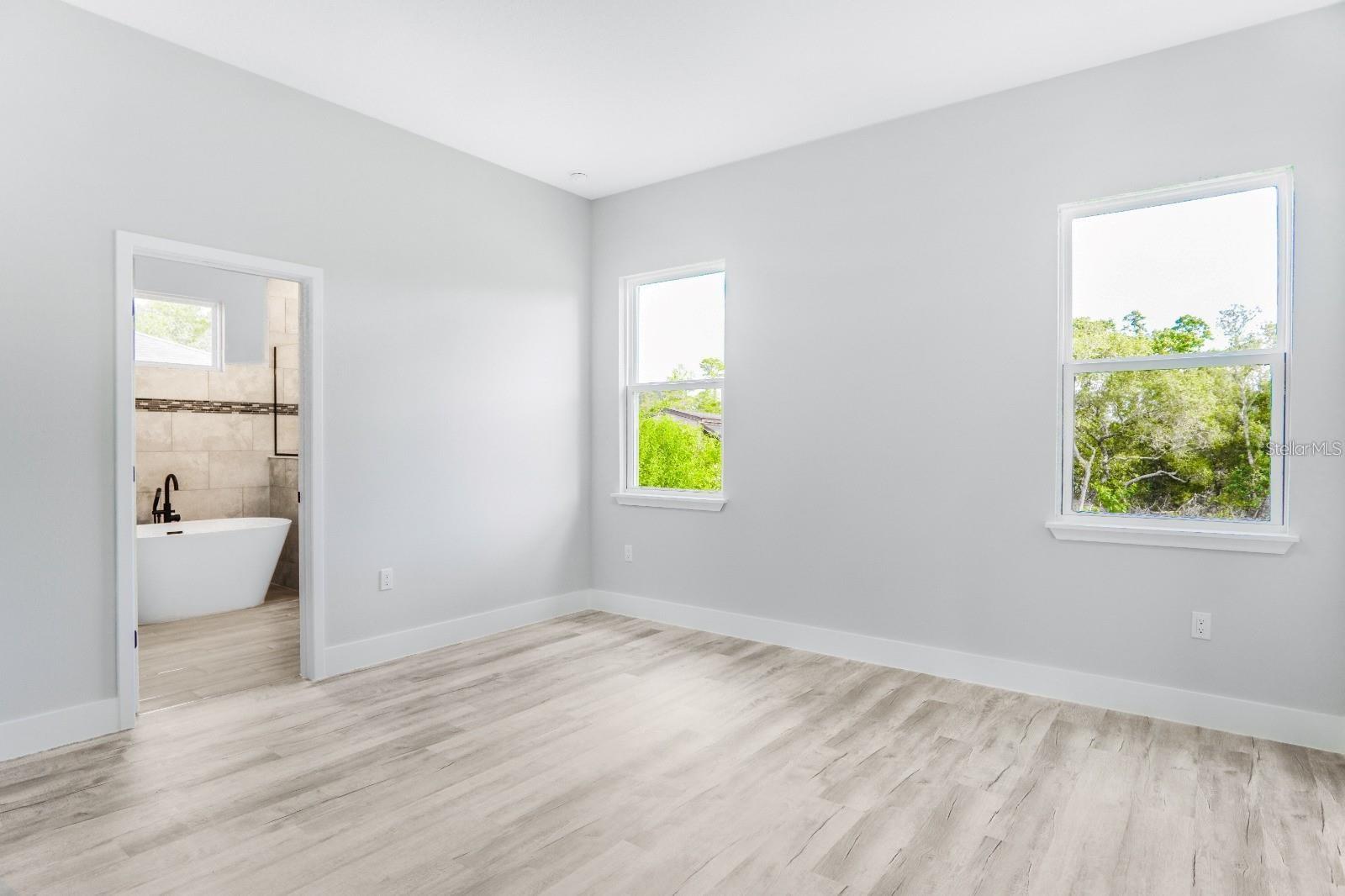 MARION OAKS UN 04 - Residential Lease