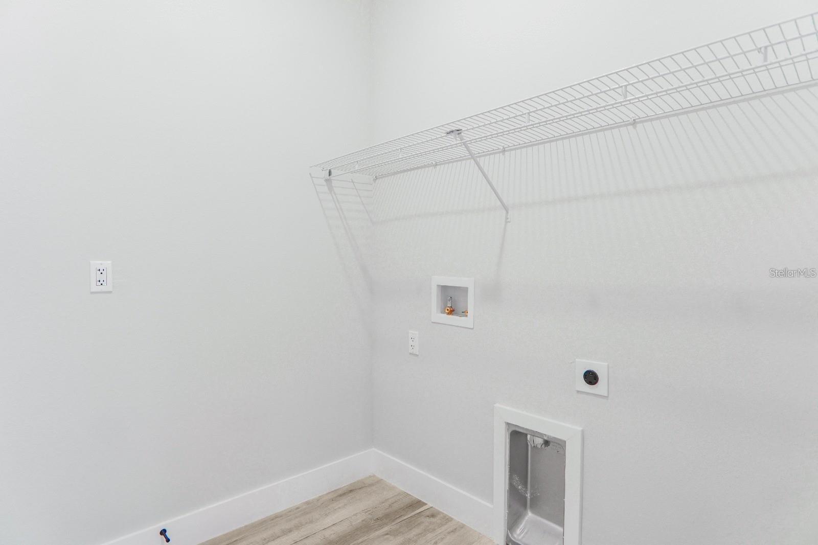 MARION OAKS UN 04 - Residential Lease