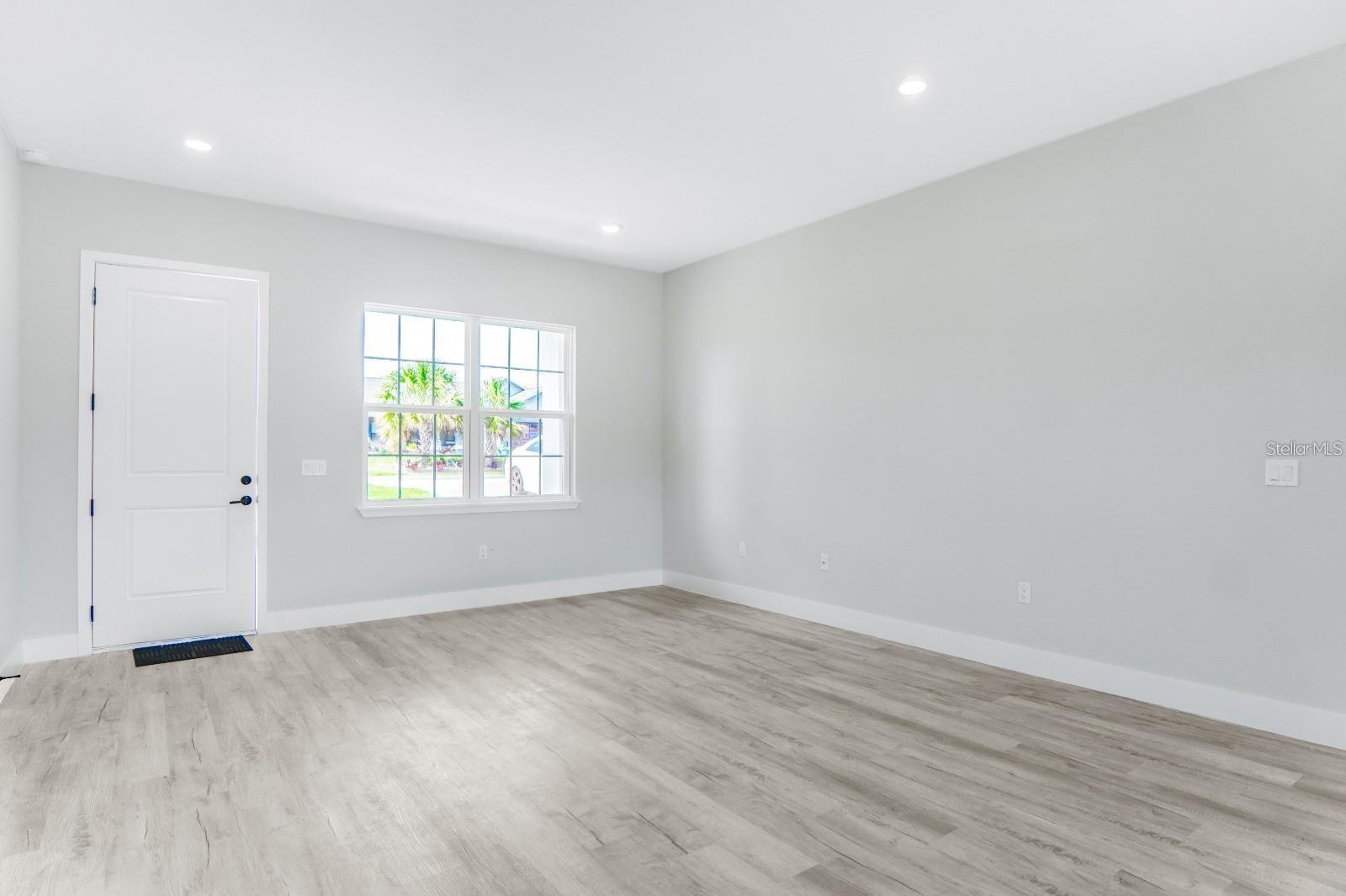 MARION OAKS UN 04 - Residential Lease