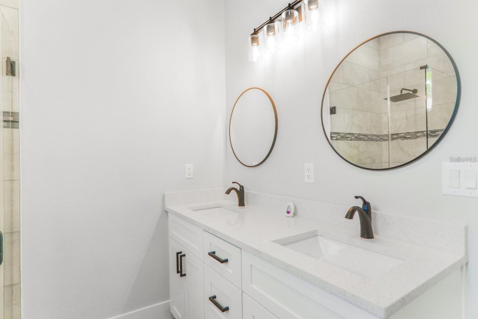 MARION OAKS UN 04 - Residential Lease