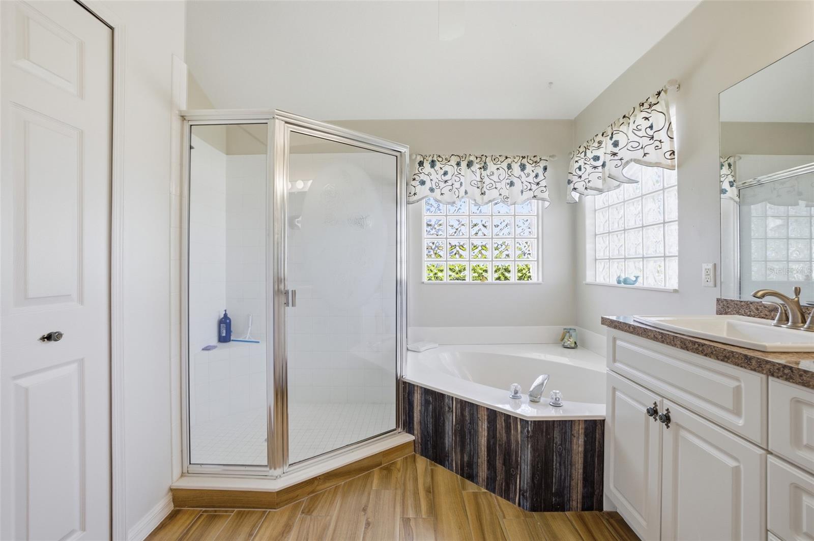 YELLOWFIN COVE CONDO - Residential