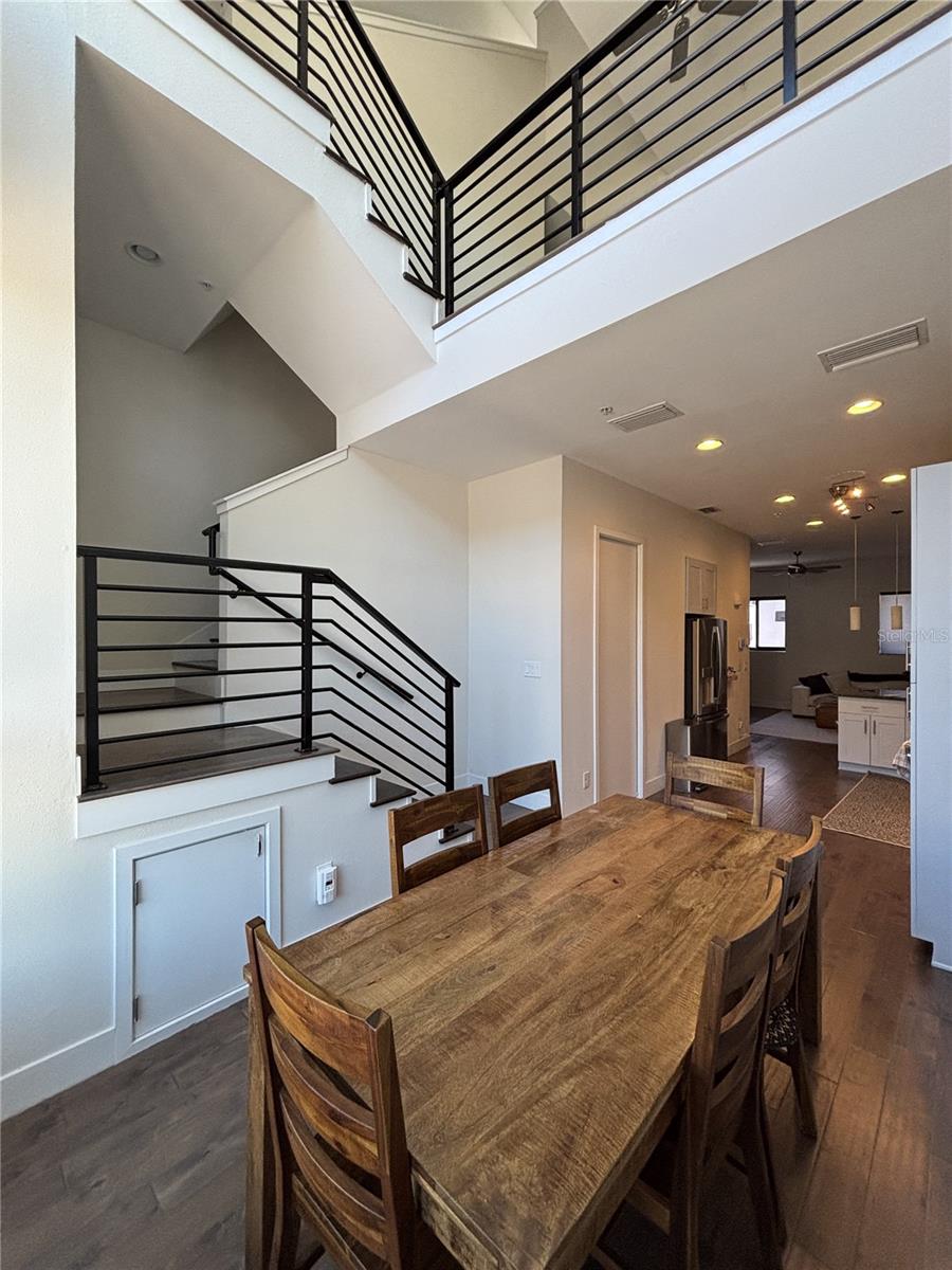 ARLINGTON & 8TH TWNHMS - Residential