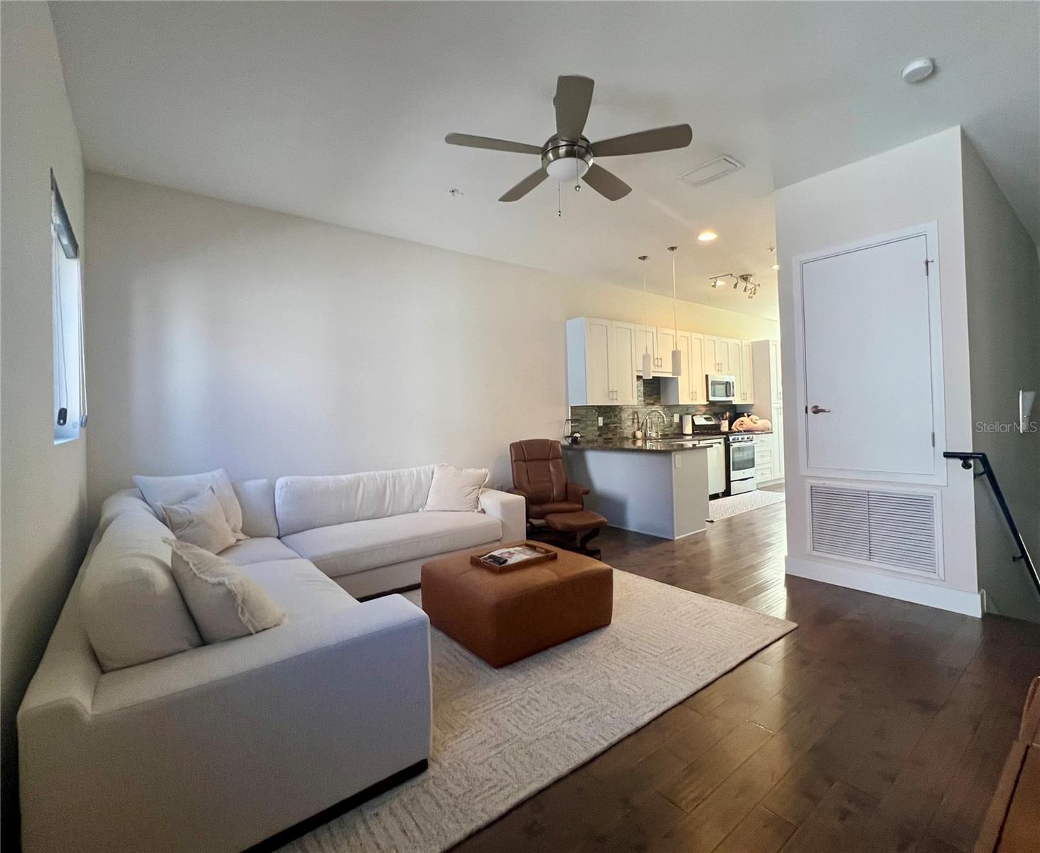 ARLINGTON & 8TH TWNHMS - Residential