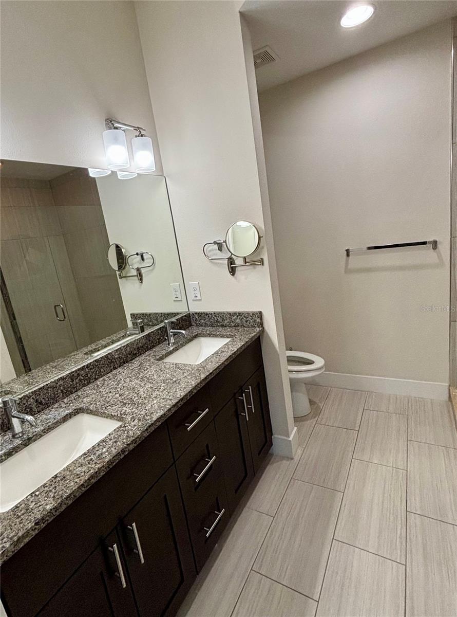 ARLINGTON & 8TH TWNHMS - Residential