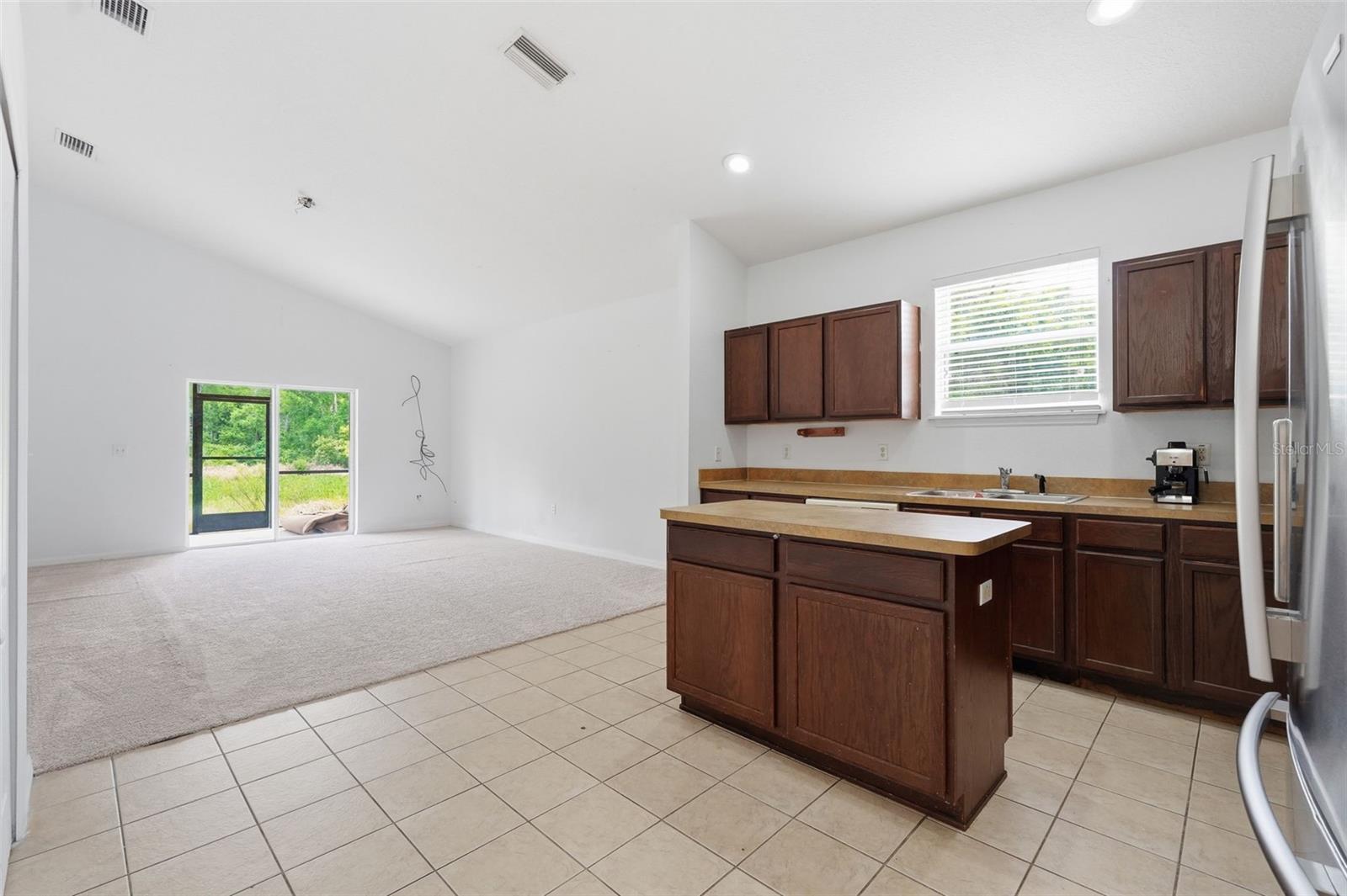 COLONY LAKES - Residential