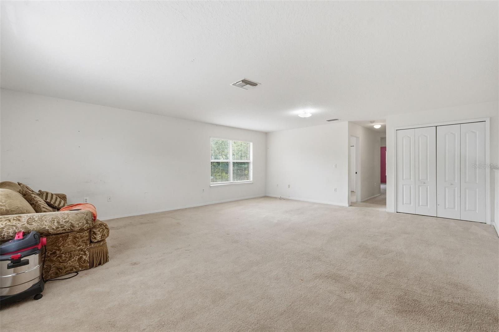 COLONY LAKES - Residential