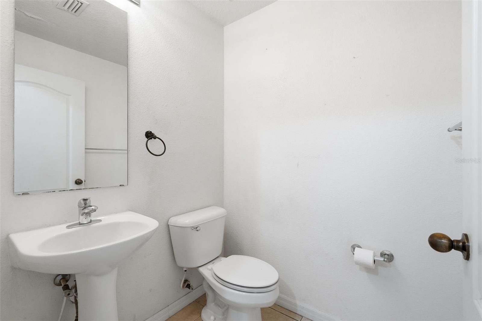 COLONY LAKES - Residential