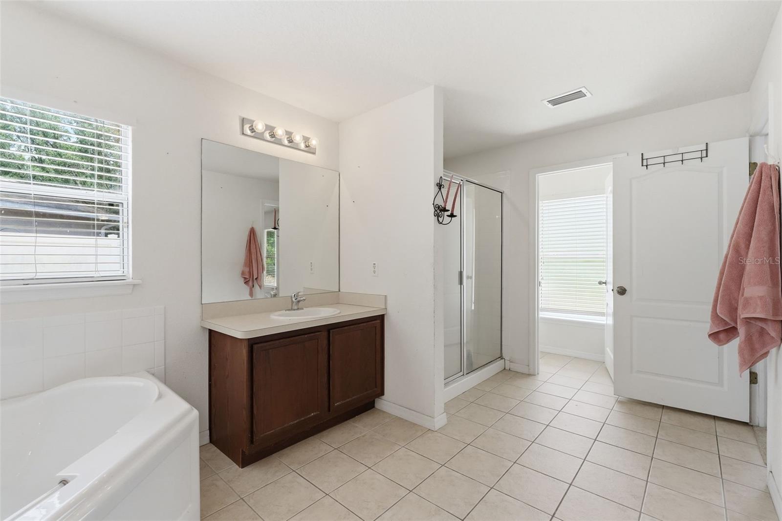 COLONY LAKES - Residential