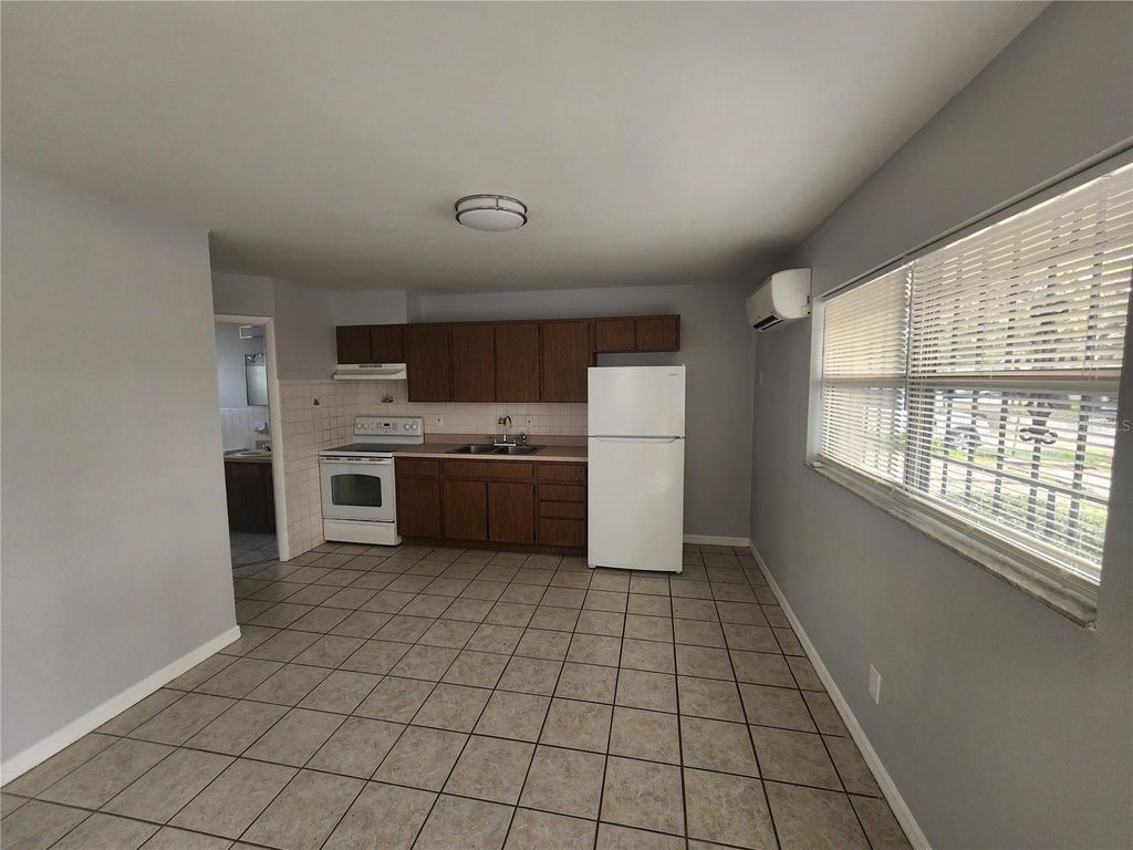 Photo of 906 E 108th Avenue, Tampa, FL 33612 (MLS # TB8486938)