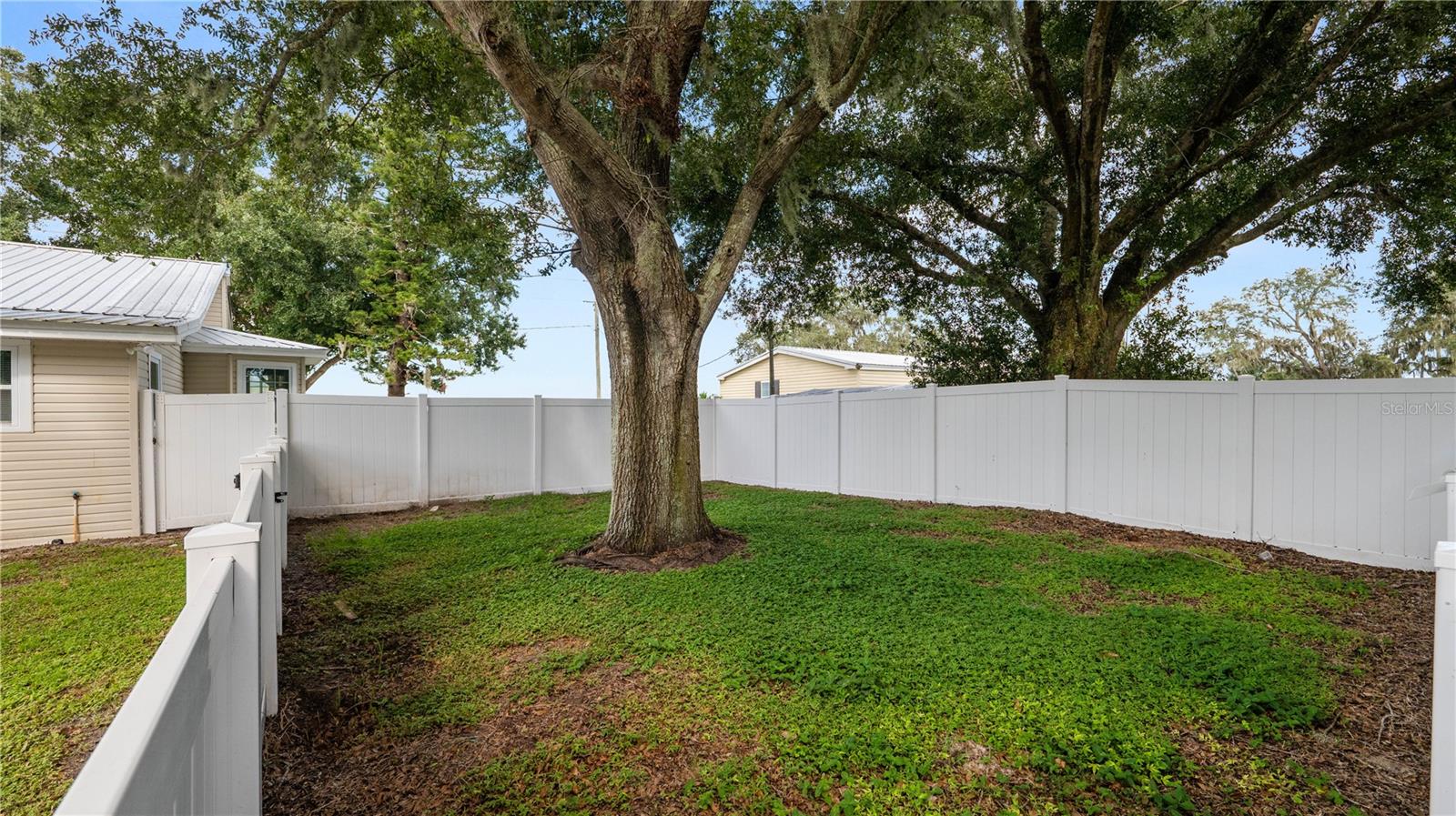 WEST LAKE WALES - Residential