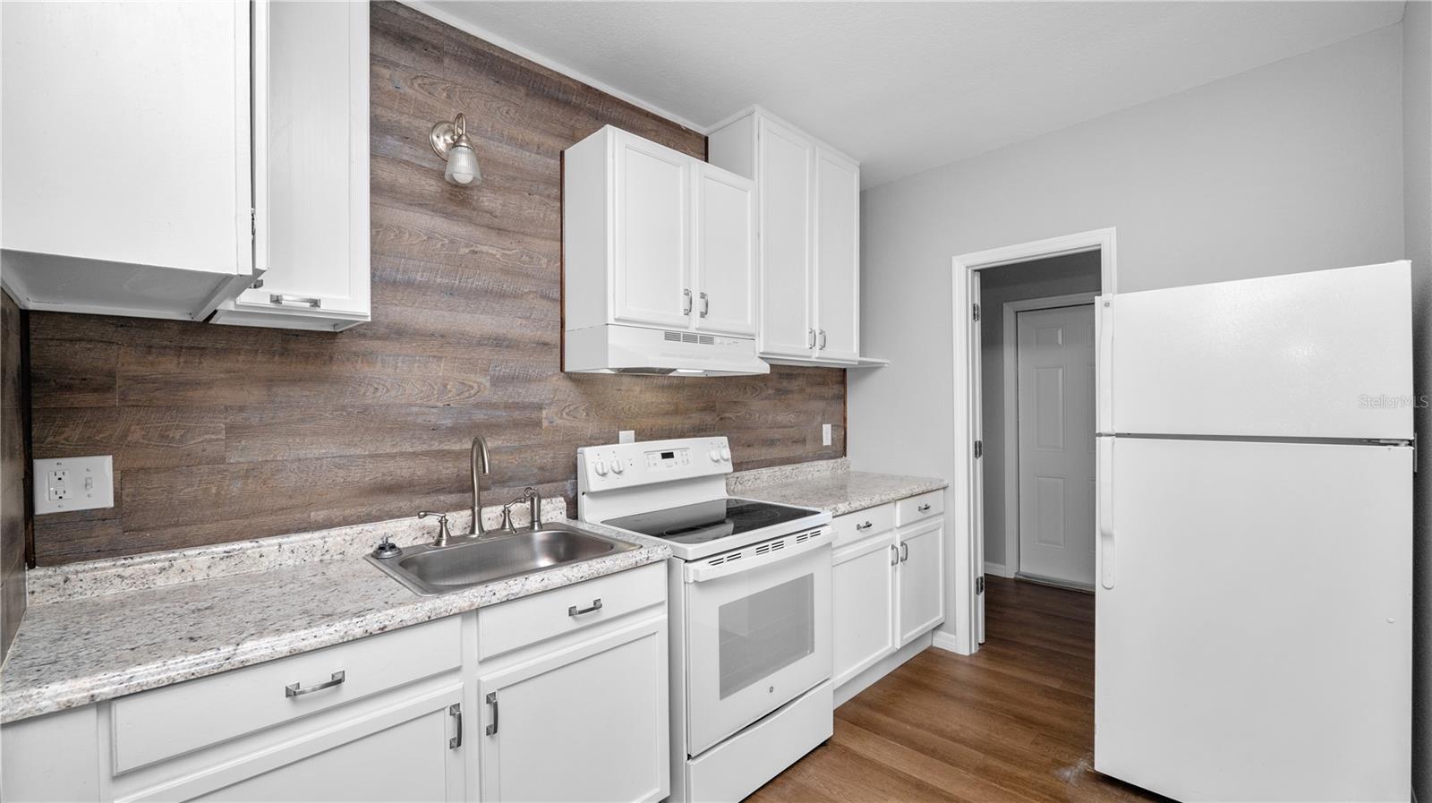 WEST LAKE WALES - Residential