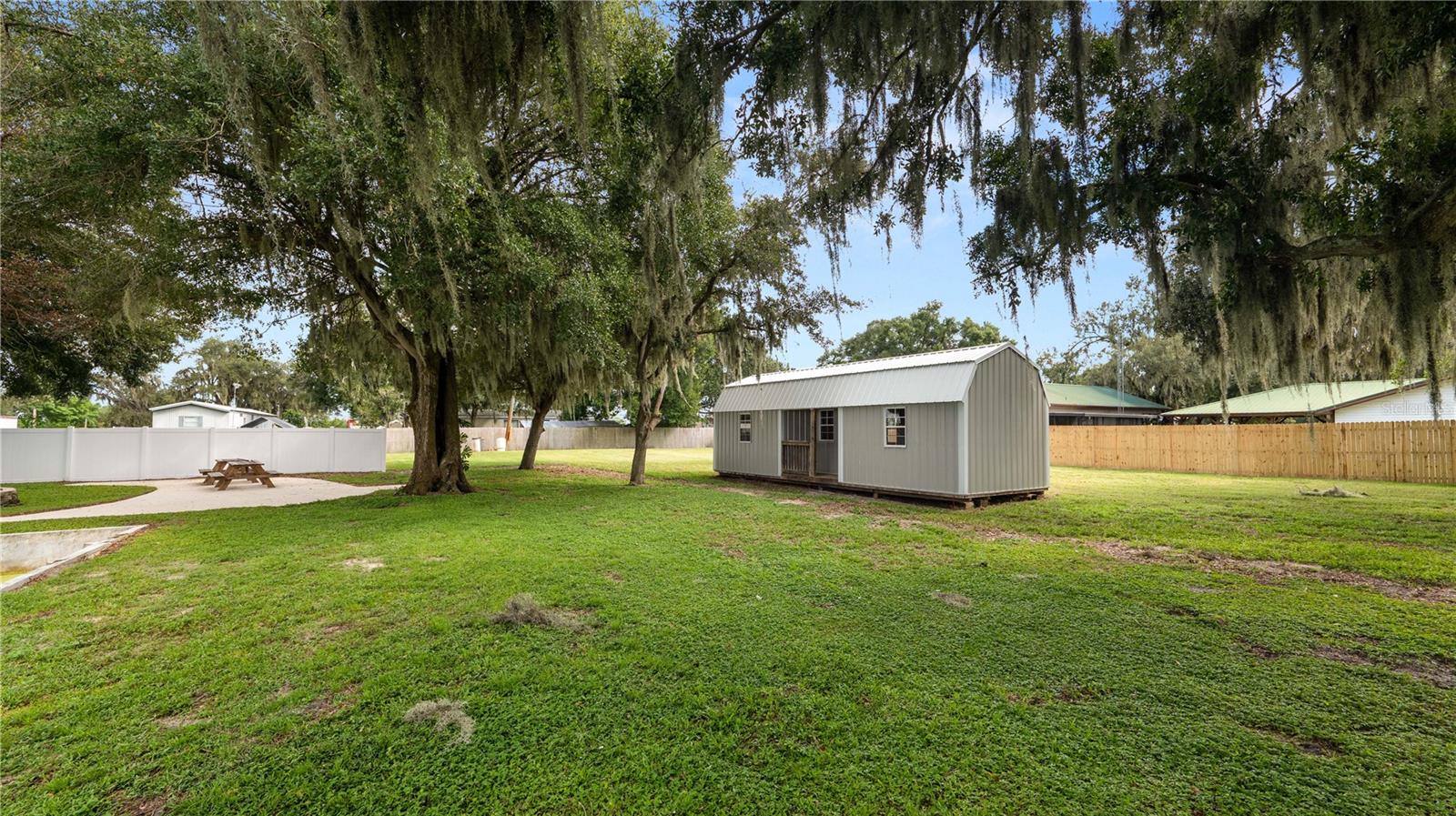 WEST LAKE WALES - Residential