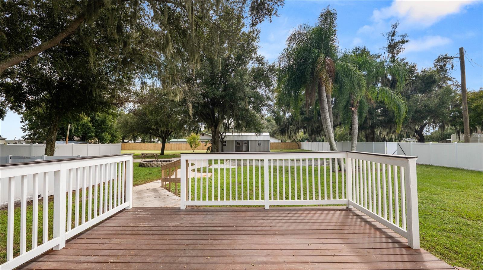 WEST LAKE WALES - Residential
