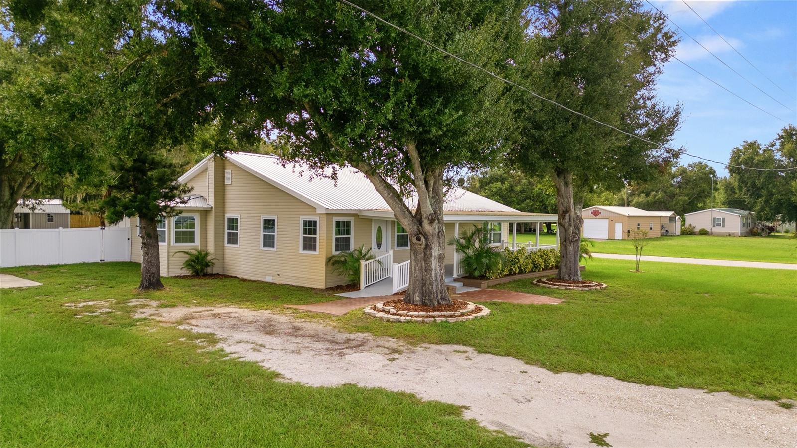 WEST LAKE WALES - Residential