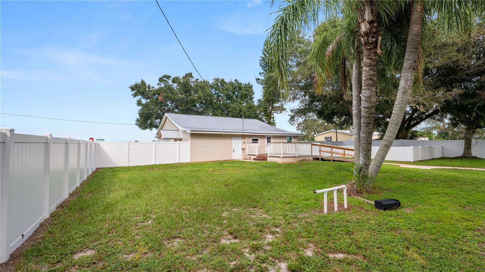 WEST LAKE WALES - Residential