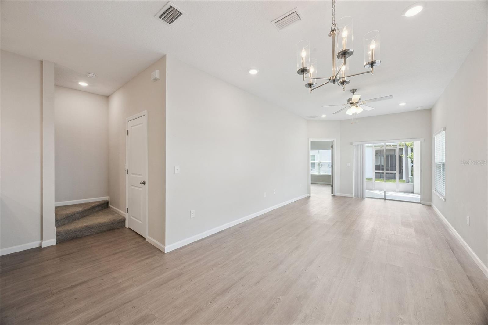 TOWNHOMES/LK FREDRICA CONDO - Residential