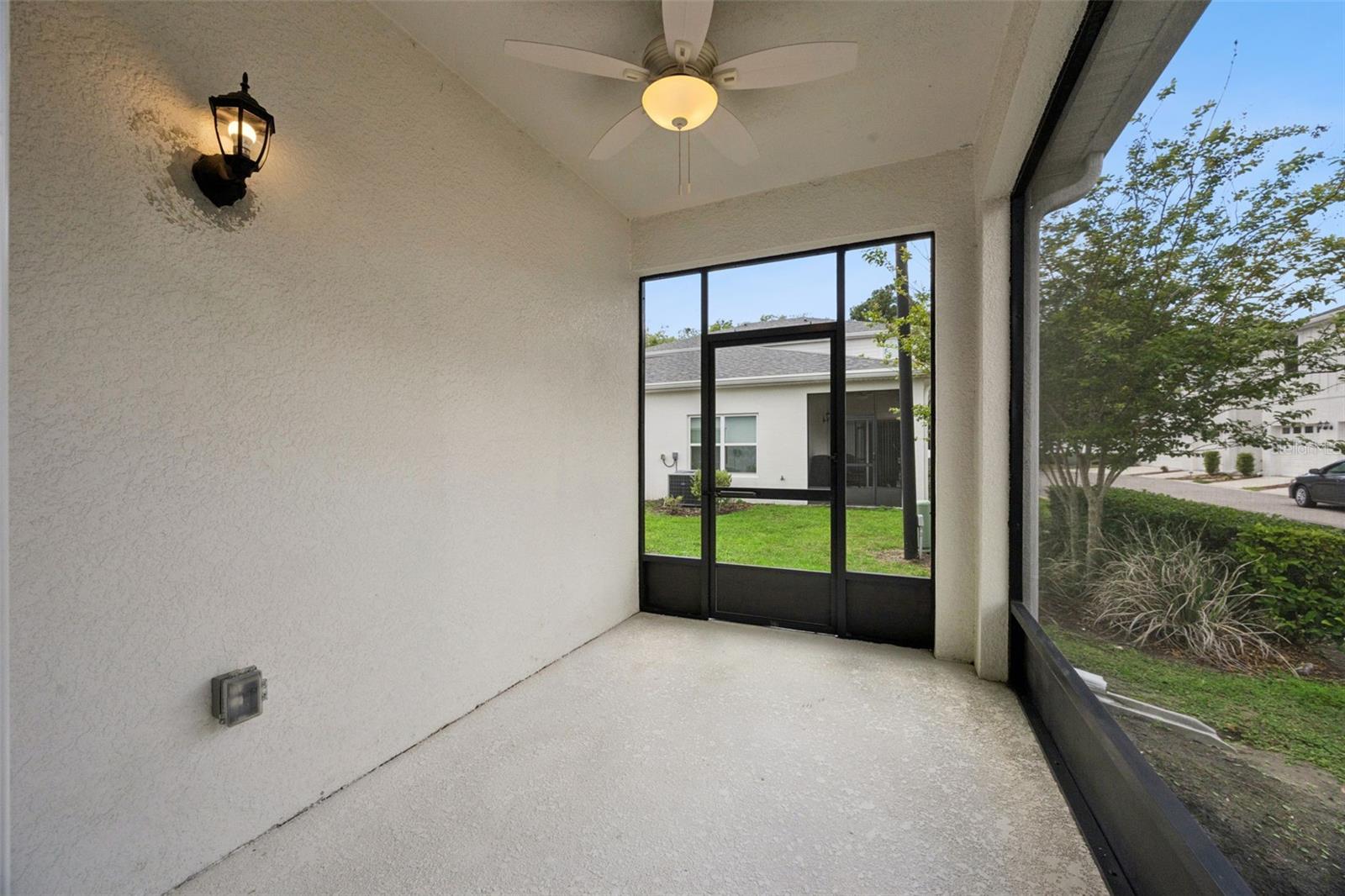 TOWNHOMES/LK FREDRICA CONDO - Residential