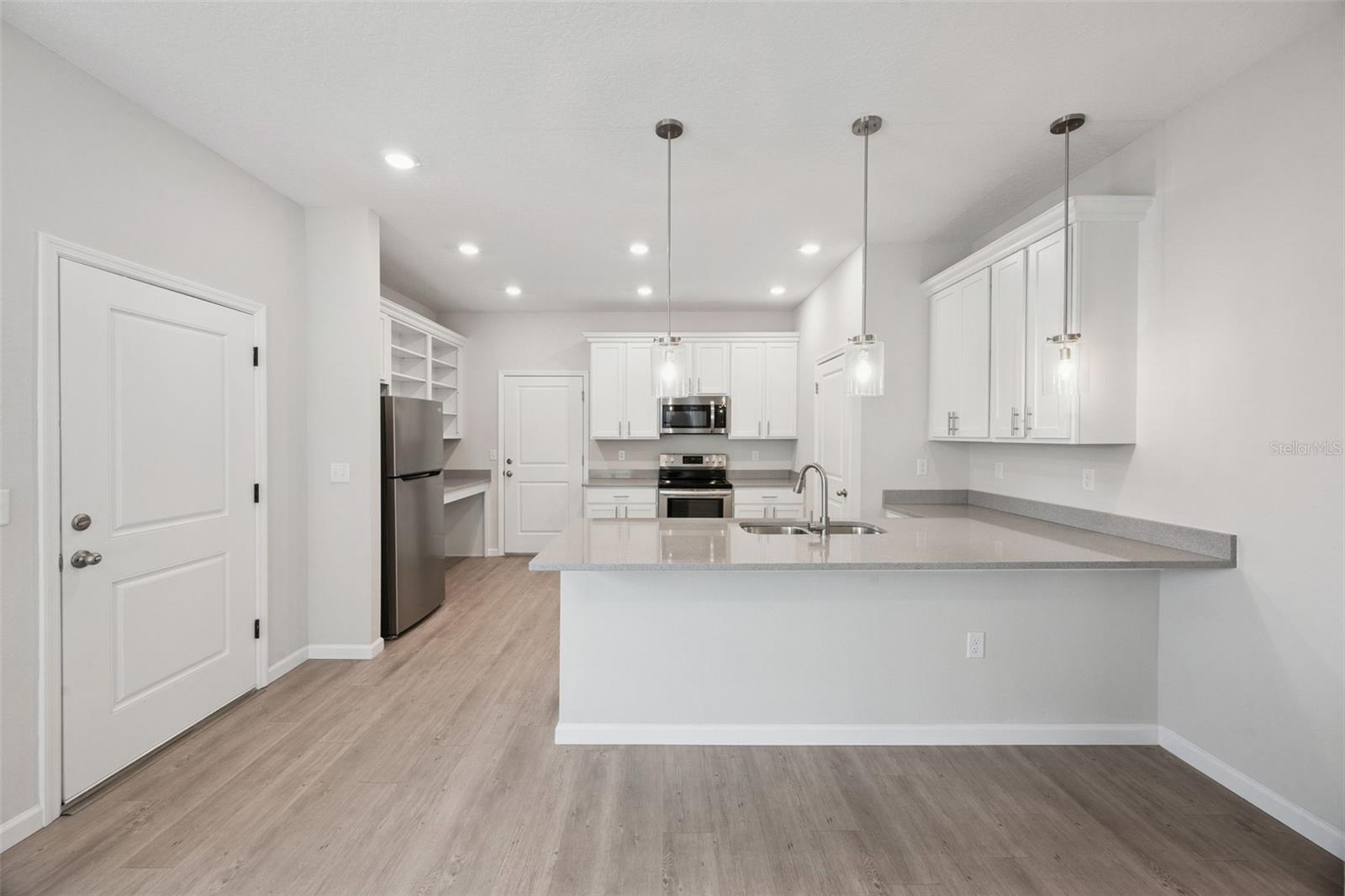 TOWNHOMES/LK FREDRICA CONDO - Residential