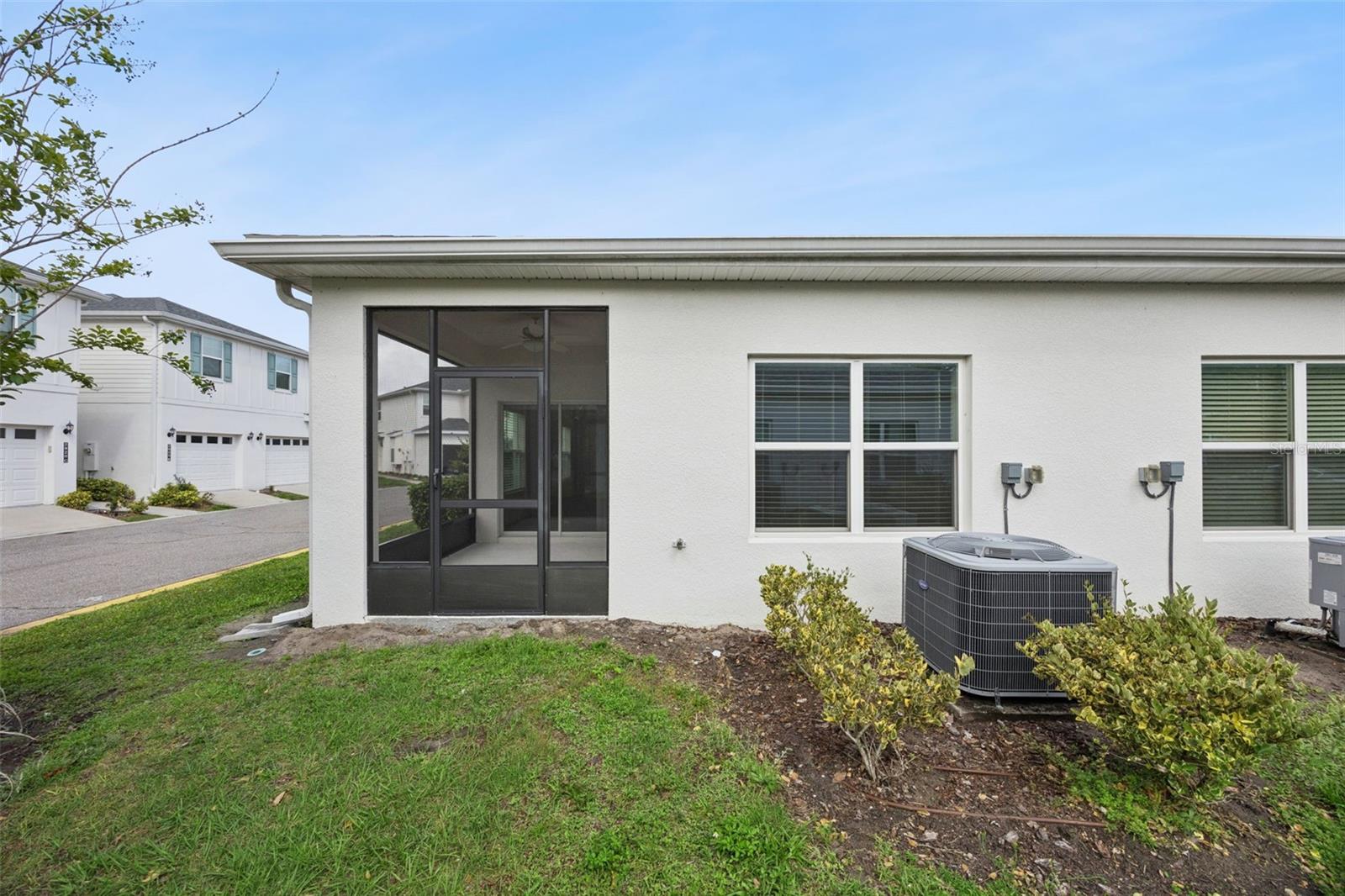 TOWNHOMES/LK FREDRICA CONDO - Residential