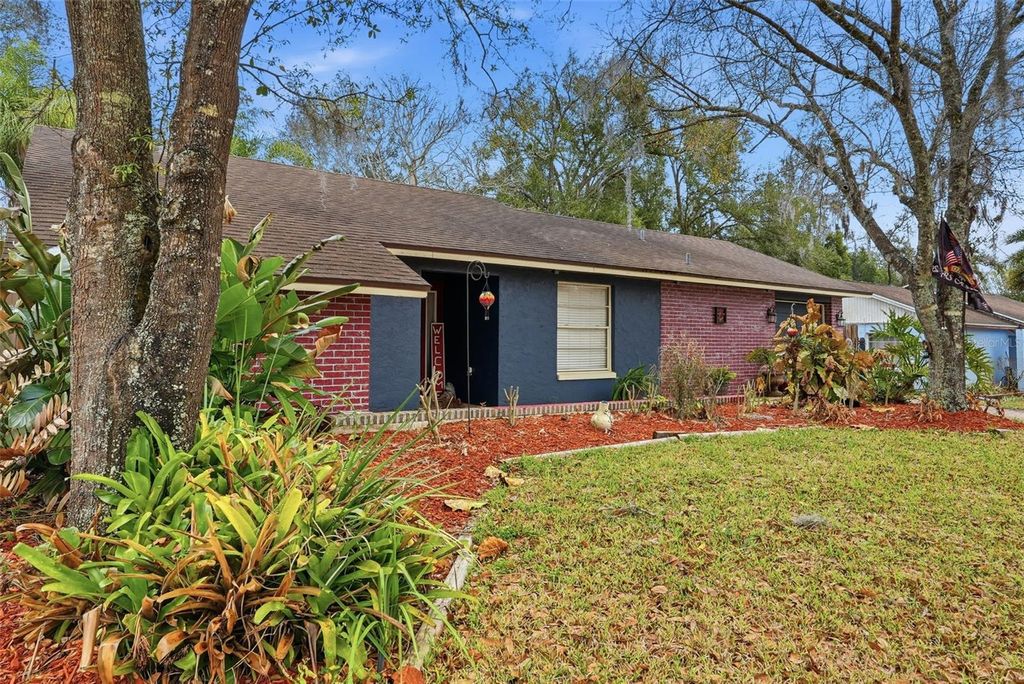 Photo of 17603 Cranbrook Drive, Lutz, FL 33549 (MLS # TB8476988)