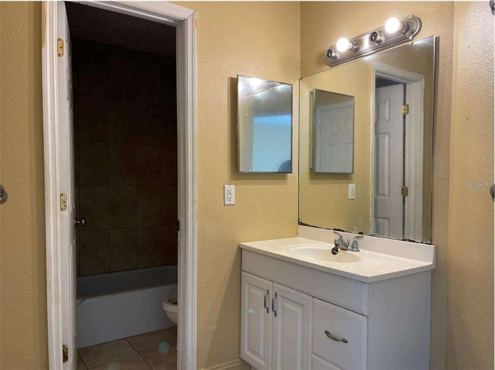 LEMON TREE CONDO SEC 01 - Residential Lease