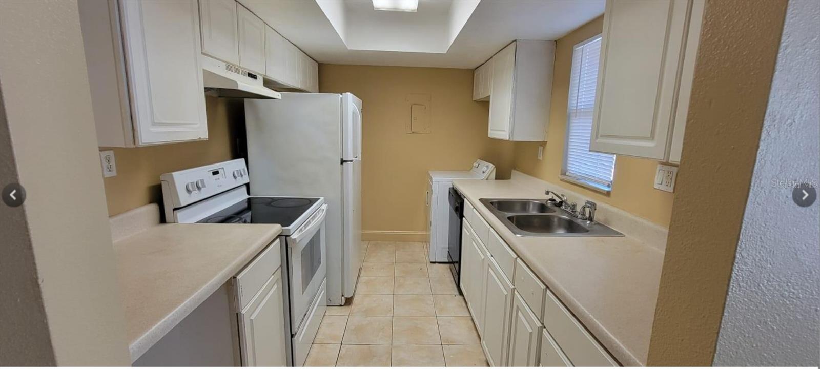 LEMON TREE CONDO SEC 01 - Residential Lease