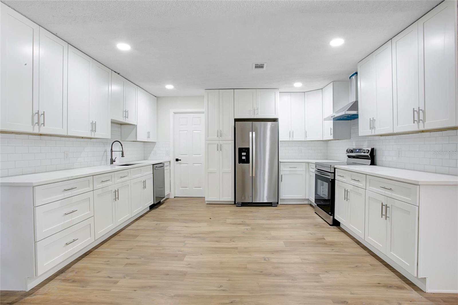 1221 FOREST CIRCLE