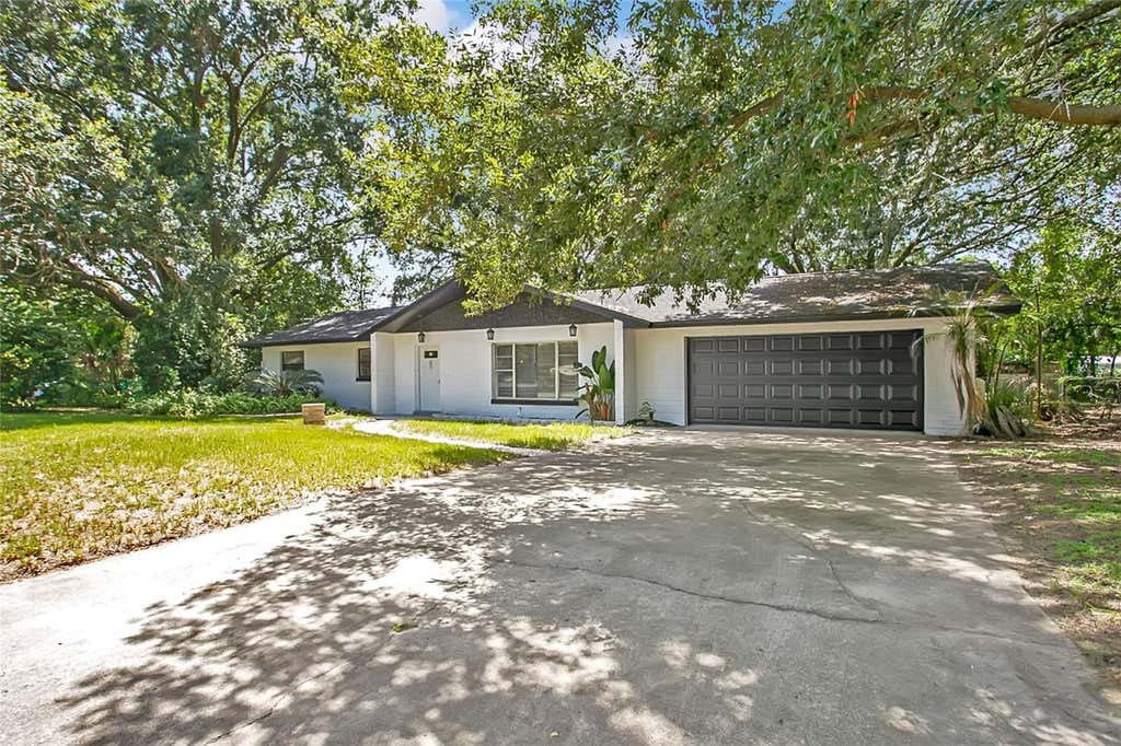 Photo of 1221 Forest Circle, Altamonte Springs, FL 32714 (MLS # O6426308)