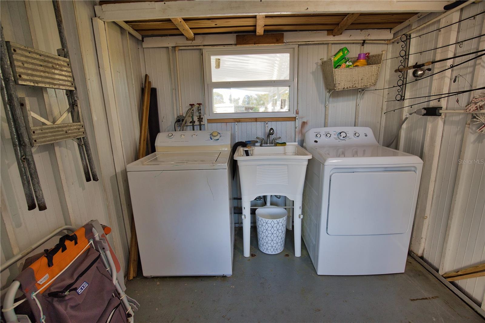 PINE LAKE - Residential