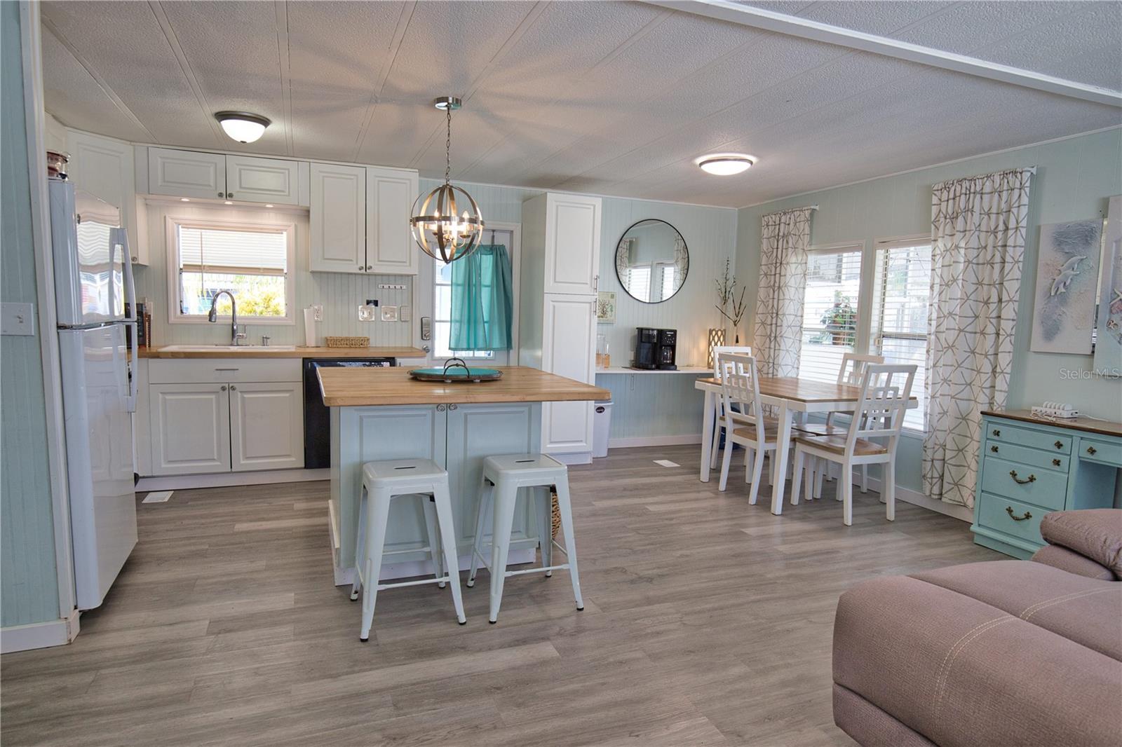 PINE LAKE - Residential