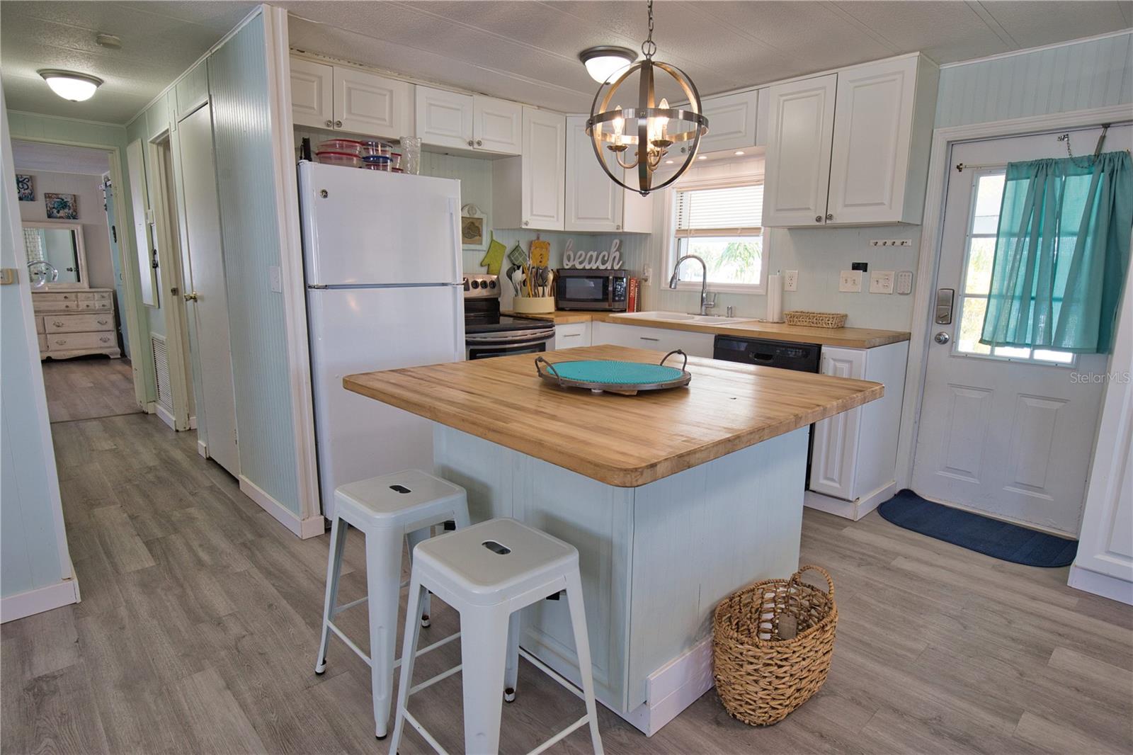 PINE LAKE - Residential