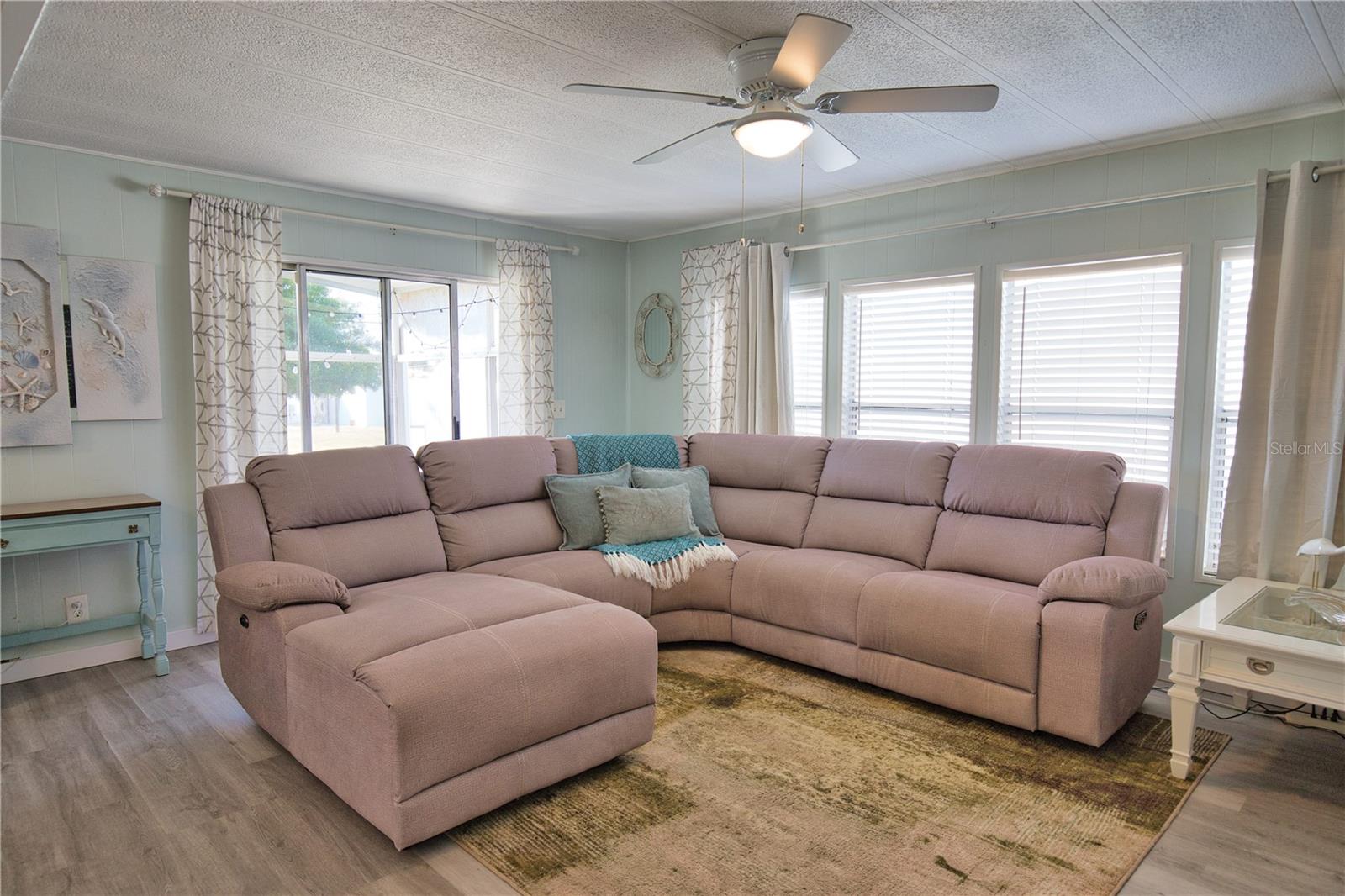 PINE LAKE - Residential