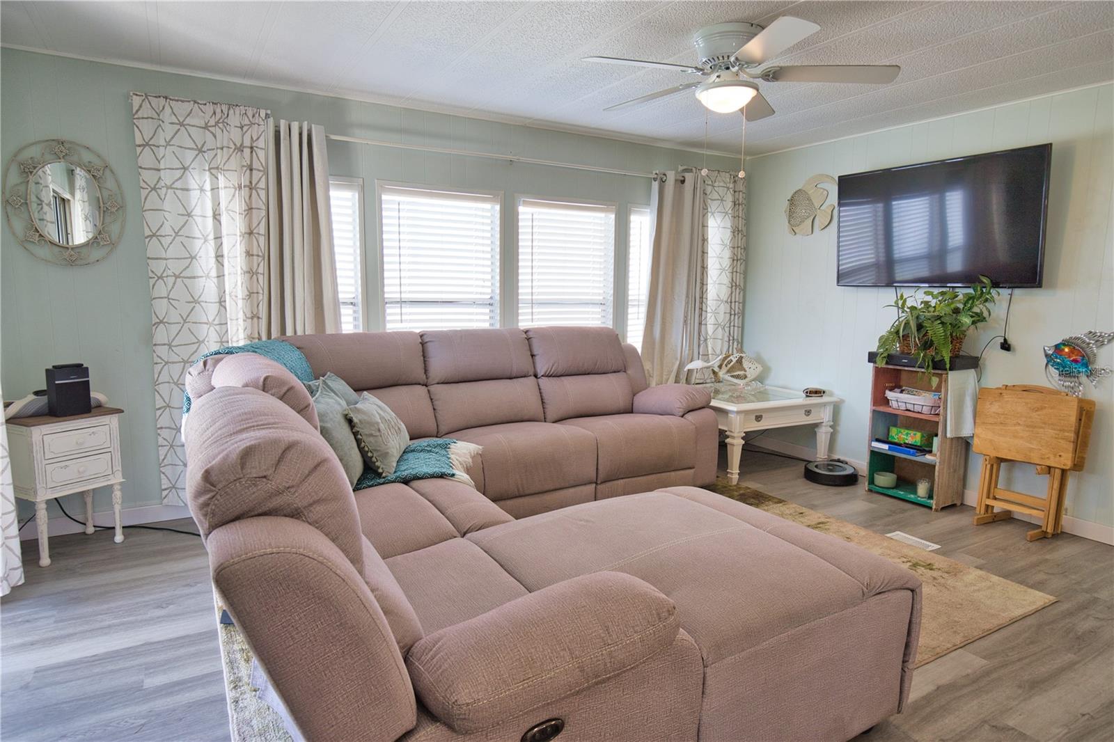 PINE LAKE - Residential