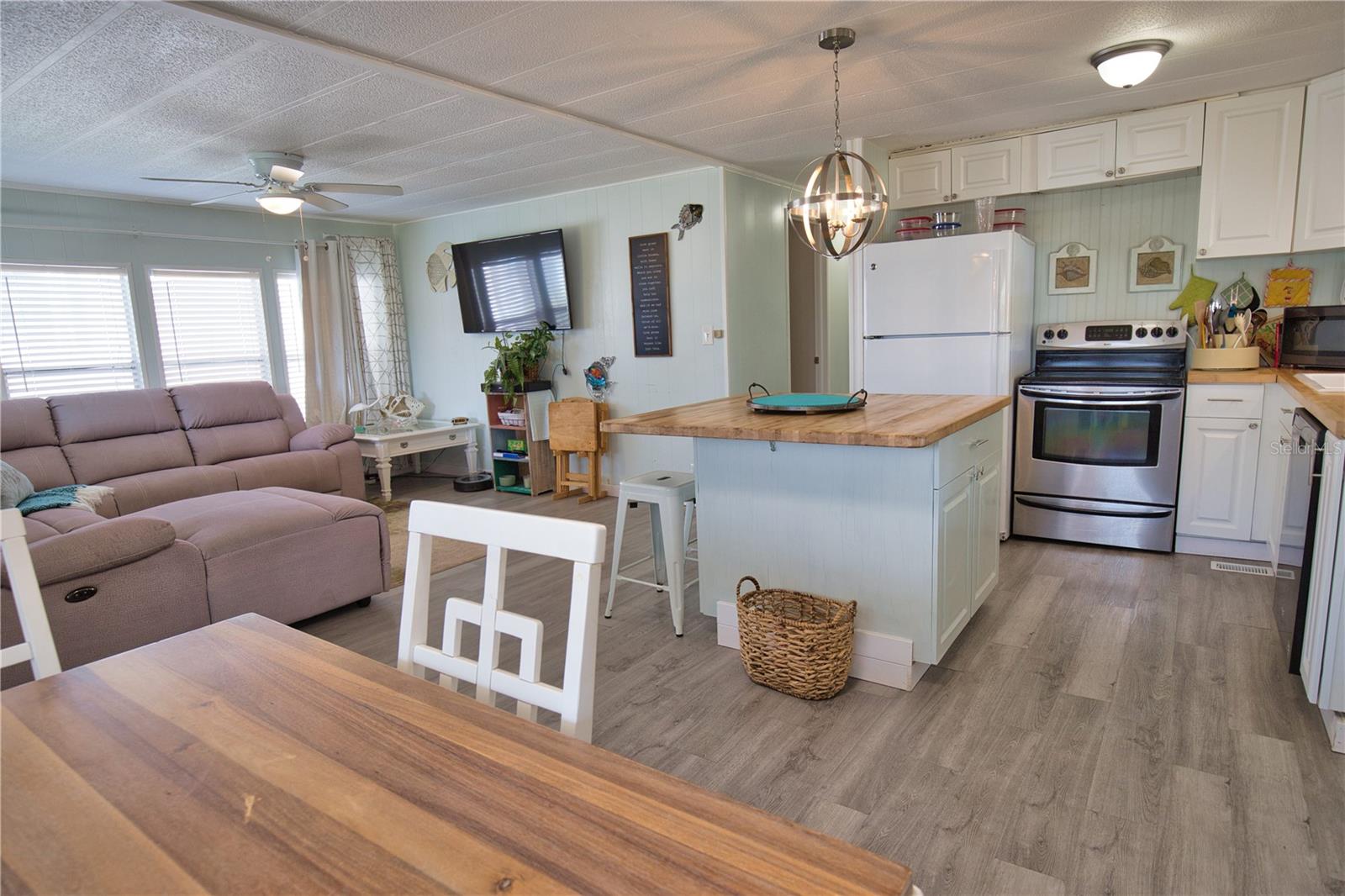 PINE LAKE - Residential